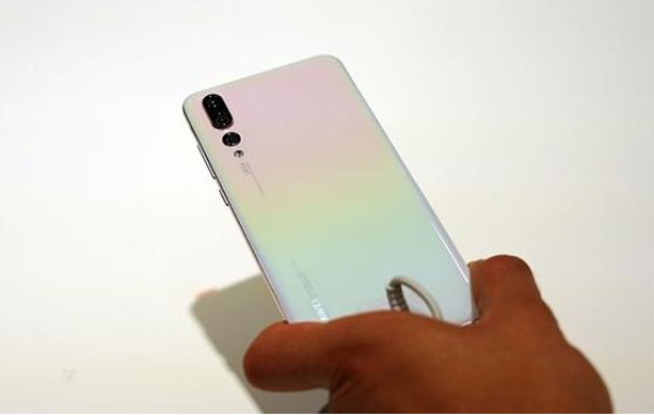 华为完美逆袭!6+128G+徕卡三摄+珠光贝母色,