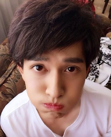 嘟嘴卖萌的6大男星, 鹿晗可爱, 李易峰卖力, 最后一位实力抢镜