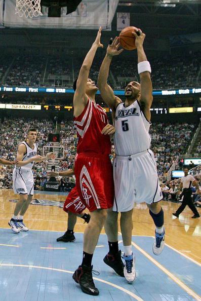 姚明曾被布泽尔打哭? 数据揭示远没有那么夸张, 两人其实平分秋色