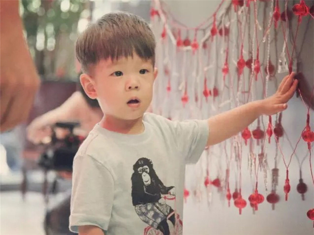 妈妈是超人,嗯哼大王暖人贴心,妈妈霍思燕直接感动落泪