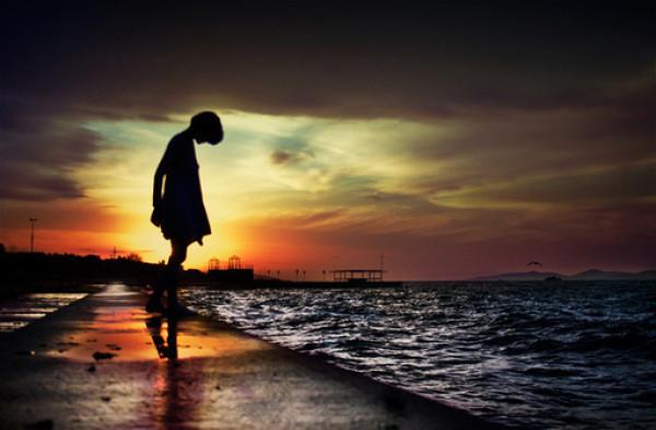 忍受着孤独,无休止的流浪