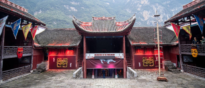 乌江畔的小镇,竟打动了吴冠中的心