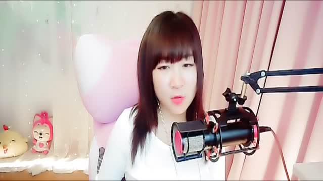 好歌,气质女生翻唱歌曲《许多年以后》,声音甜