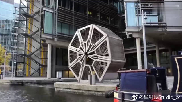 现场视频:俄罗斯乌克兰船只海上对峙两船相撞