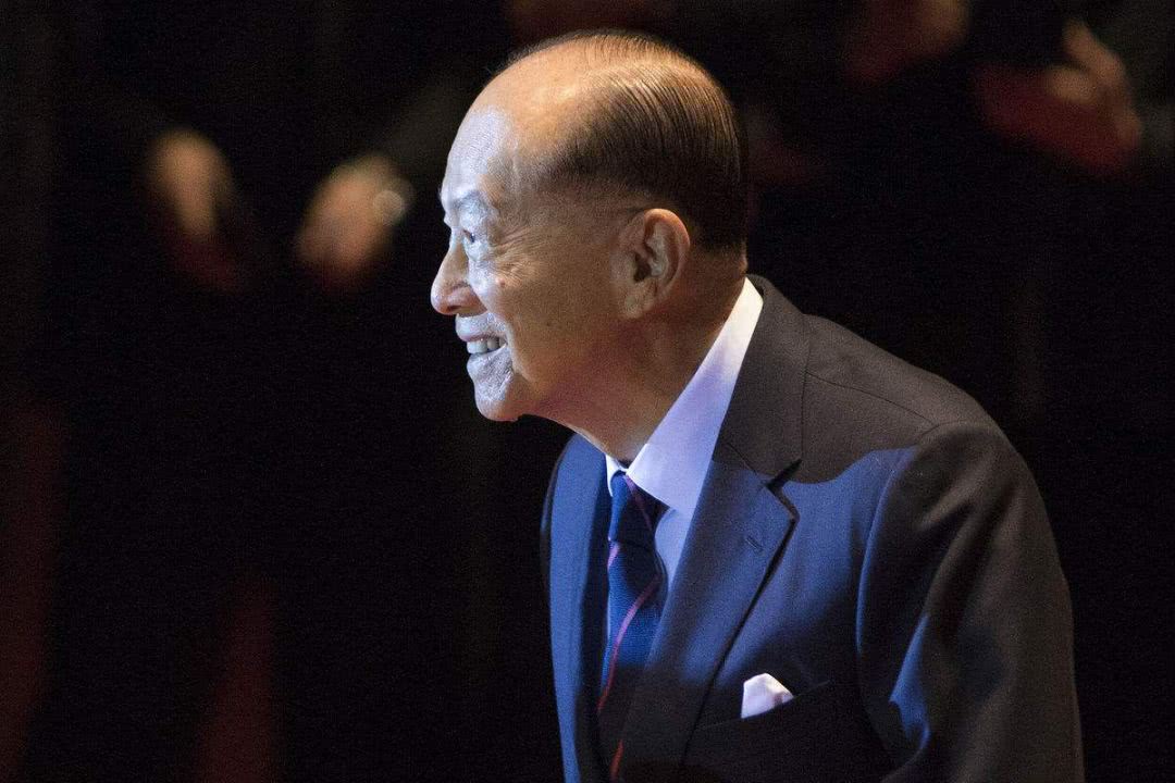 怎么评价李嘉诚这个人?
