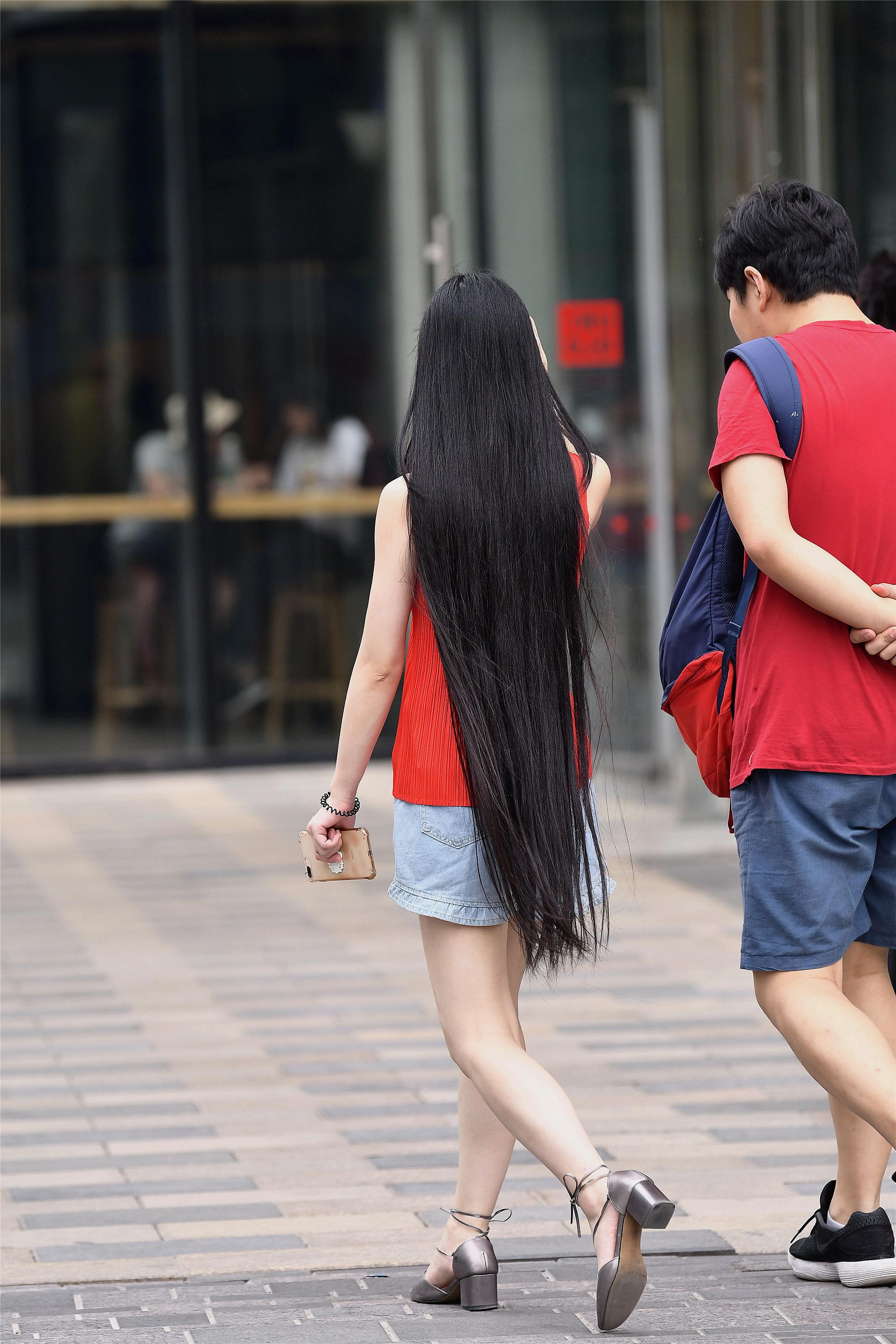 这样一头及膝长发需要多少年