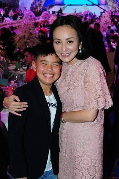 王琳谈及对儿子的教育,之所以一直让儿子练球,则是因为孩子的父亲,"我