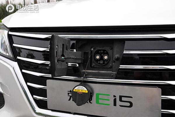 此另外,荣威ei5的快充电速度40分钟就可充至80%,一顿饭时间,电量即可