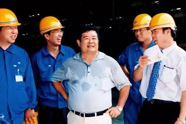 曹德旺一直希望自己的长子曹晖接替他出任福耀集团的掌门人,但是曹晖