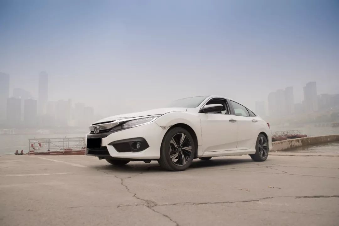 在3d魔幻城中飞驰——思域220 turbo试驾报告