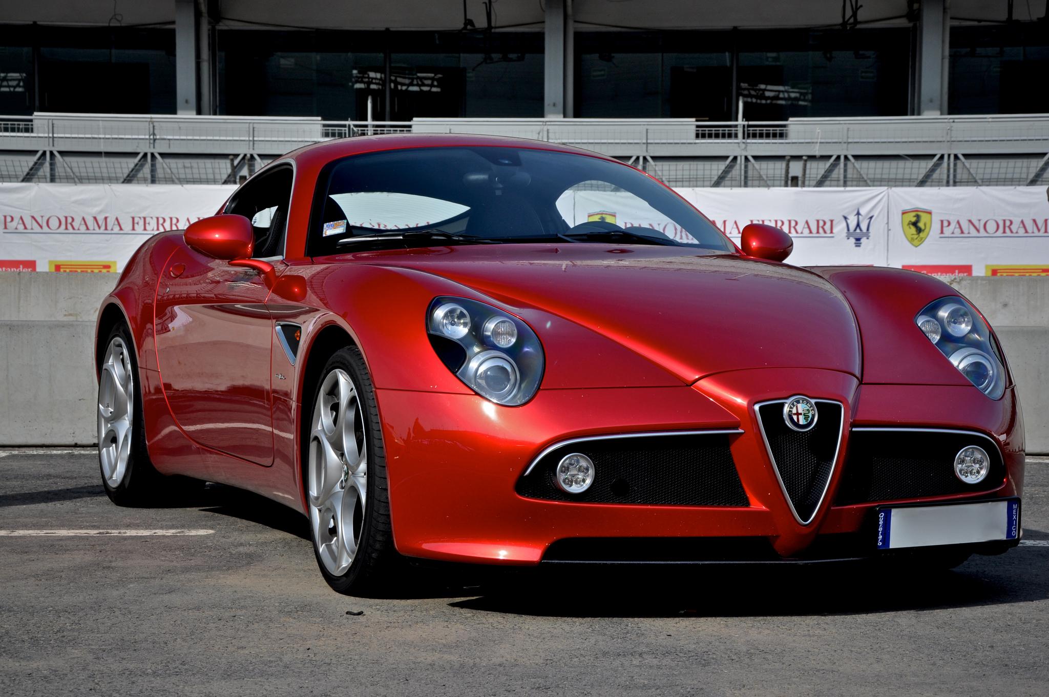 阿尔法罗密欧 8c competizione高清大图!这车有味道!