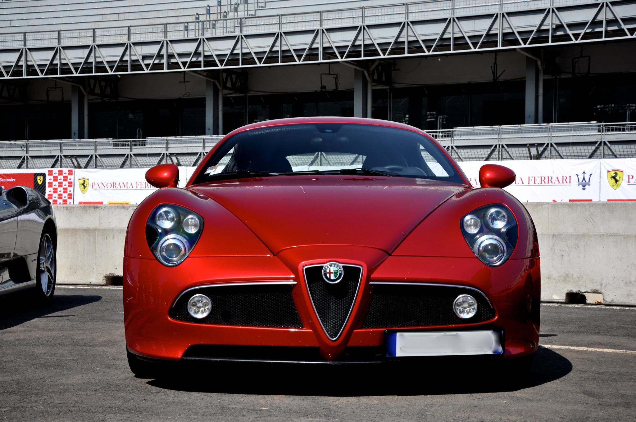 阿尔法罗密欧 8c competizione高清大图!这车有味道!