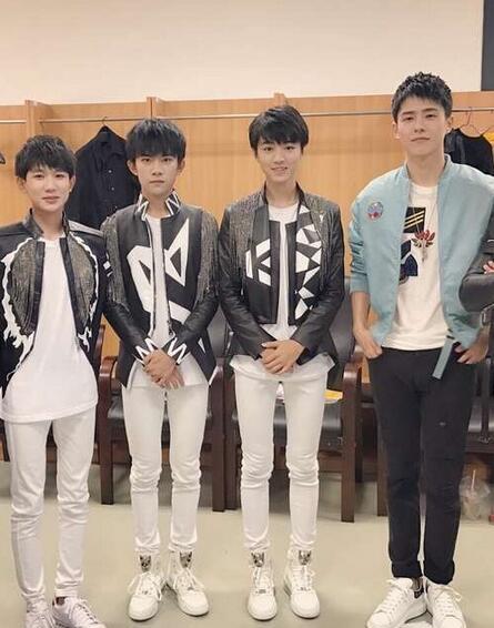 虎牙弟弟刘昊然与tf三小只同框身高被绝对压制