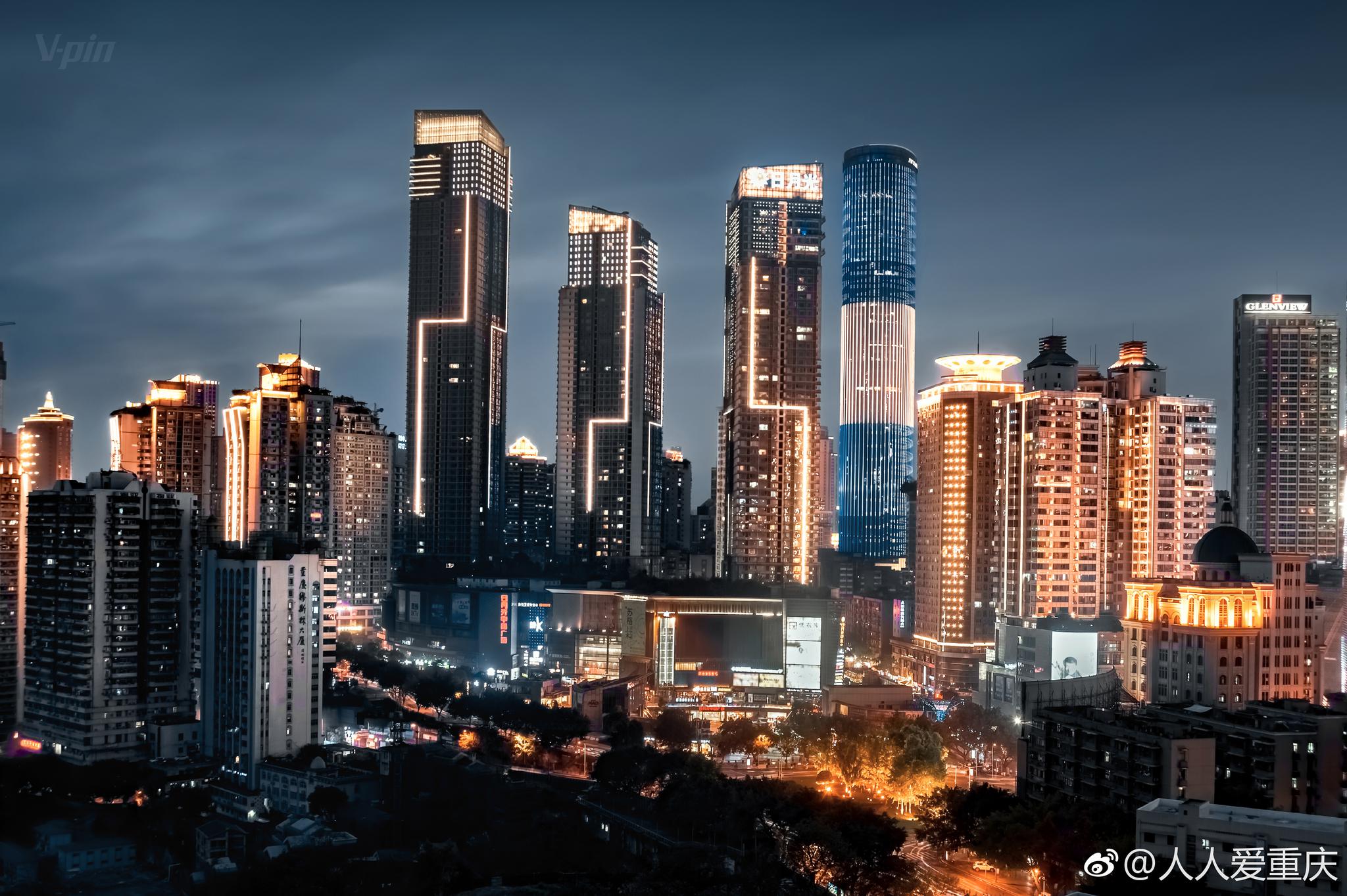 灯火通明,高楼耸立,车水马龙都不足以形容它的美这个偌大的城市每一|