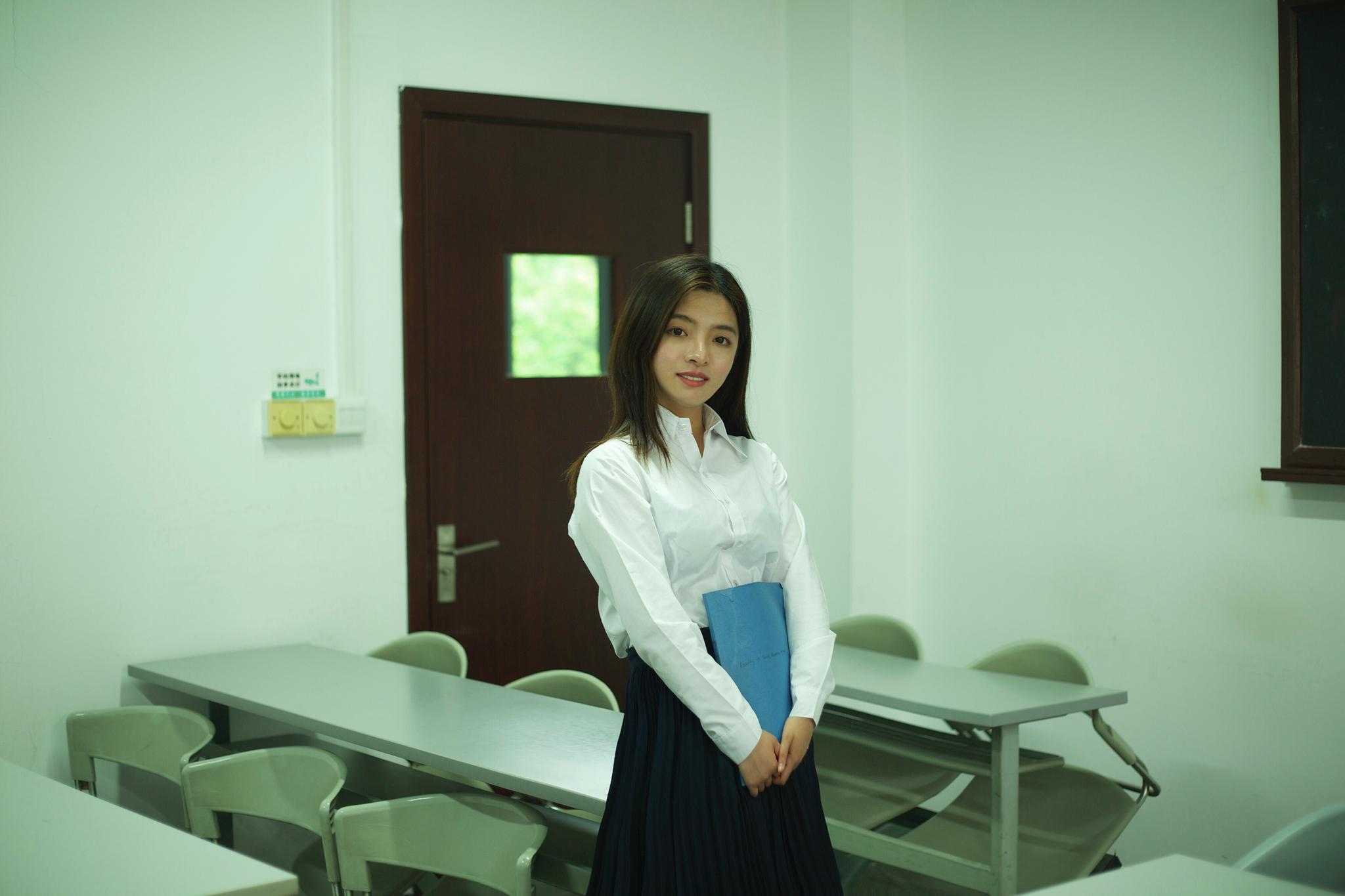 上海财经大学校花徐逸岑身高163cm体重48kg学霸女神