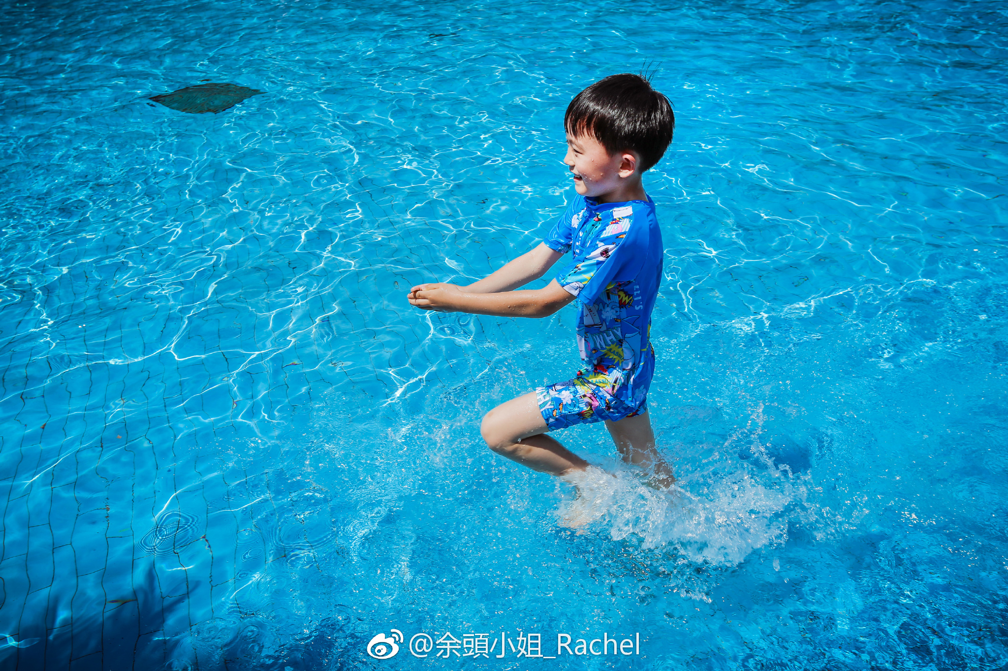 每到周末长沙碧桂园凤凰酒店就会举办亲子抓鱼大赛