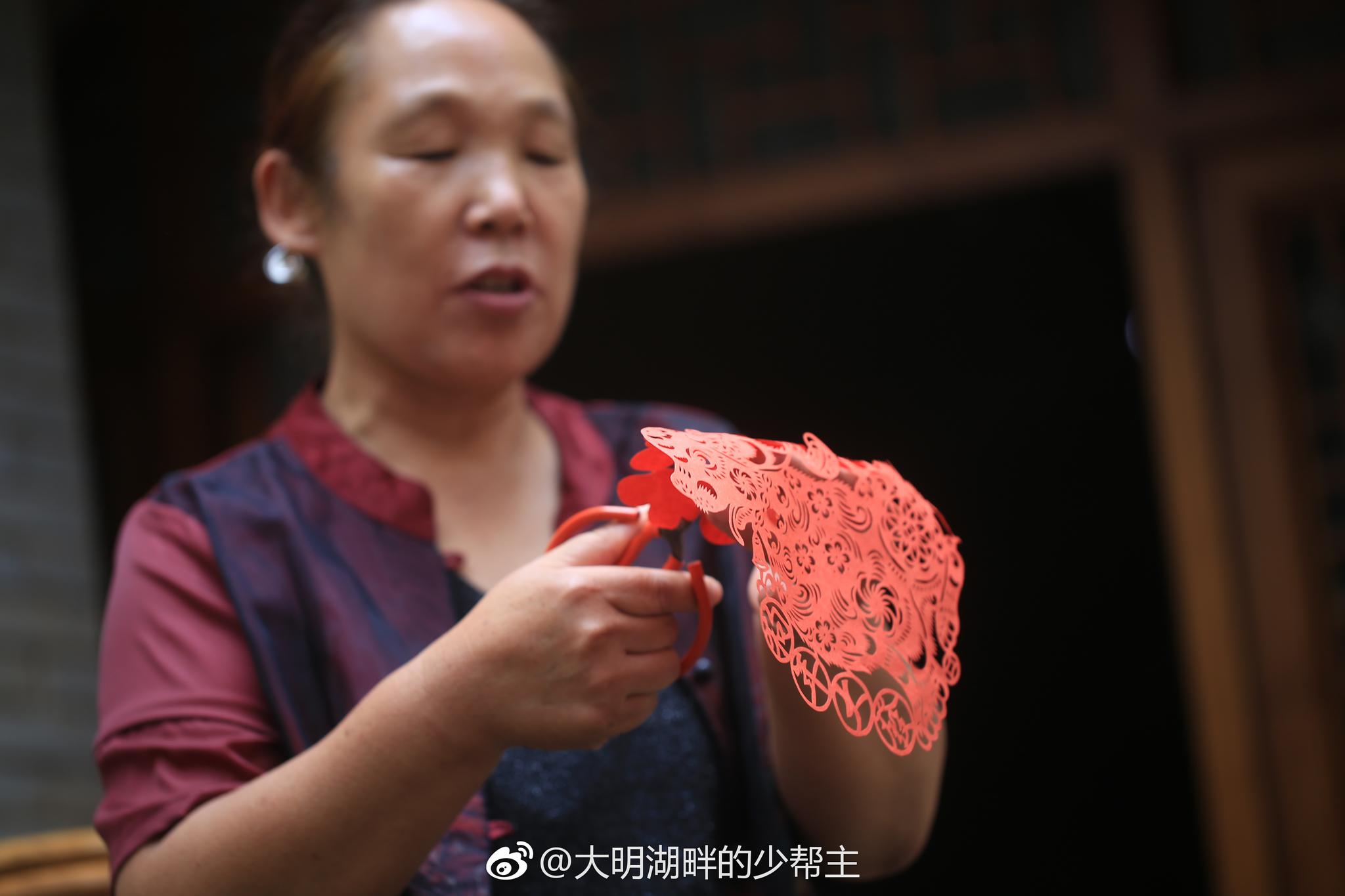 剪纸也可以边唱边剪？在陕州地坑院