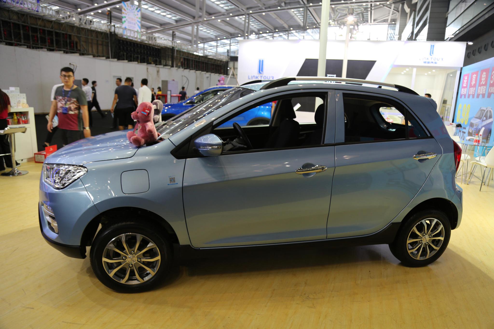 领途汽车e行4万级别新能源四驱suv深圳国际车展实拍