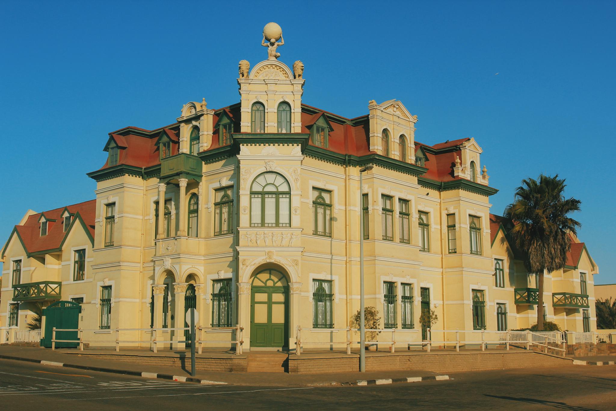 纳米比亚城市被称作"夏日之都",也是非洲的德国小城