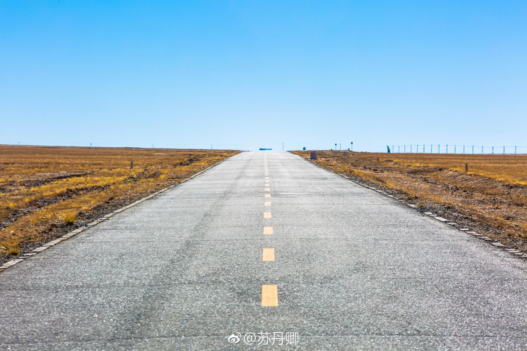 顺着这条路一直走,不要回头,你会发现生命已到尽头,路仍在远方