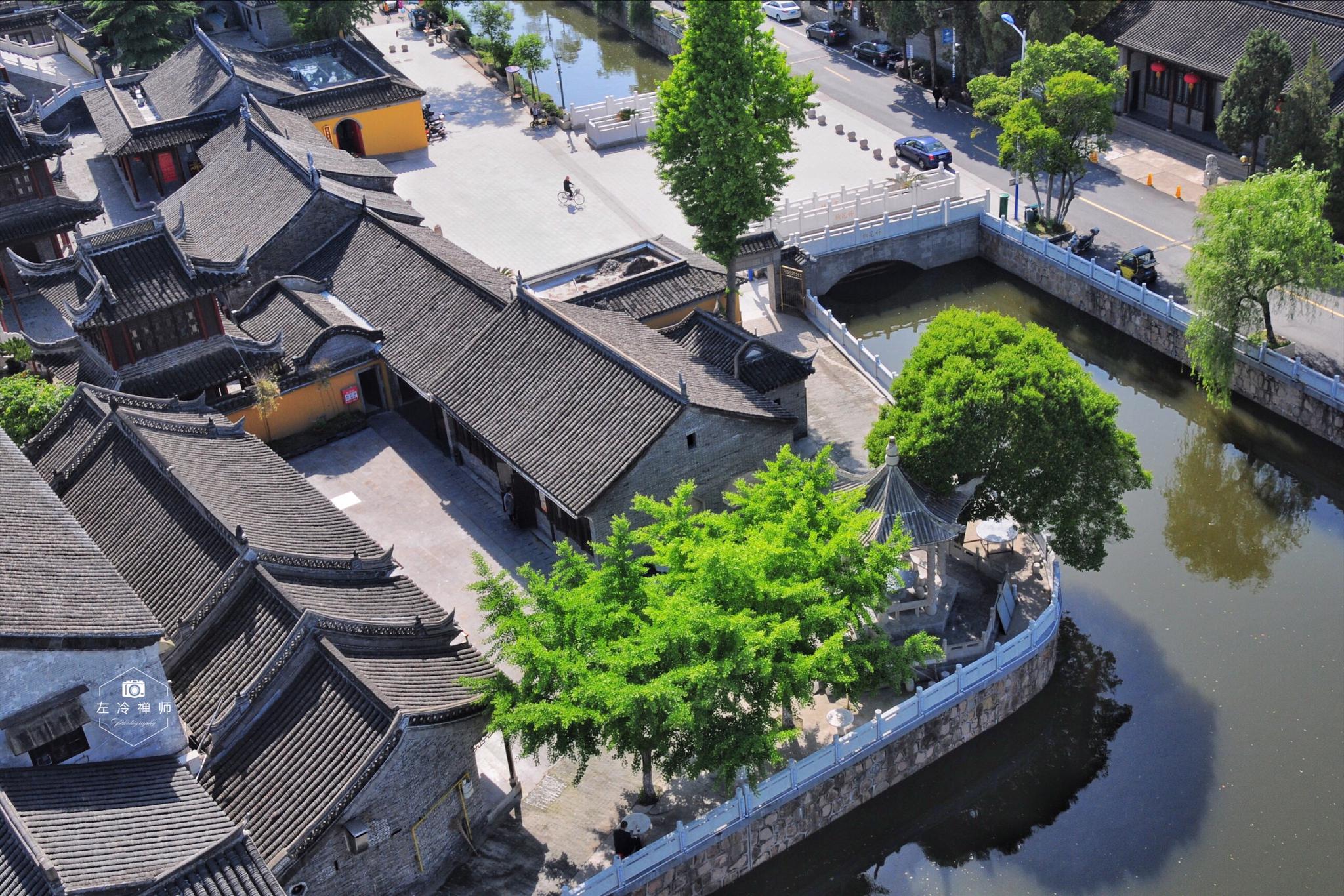 始建于隋朝的如皋定慧寺是一座碧水环寺、山门北向、丹楼抱殿的千年古|定慧寺|山门|如皋|微旅游|碧水_新浪新闻