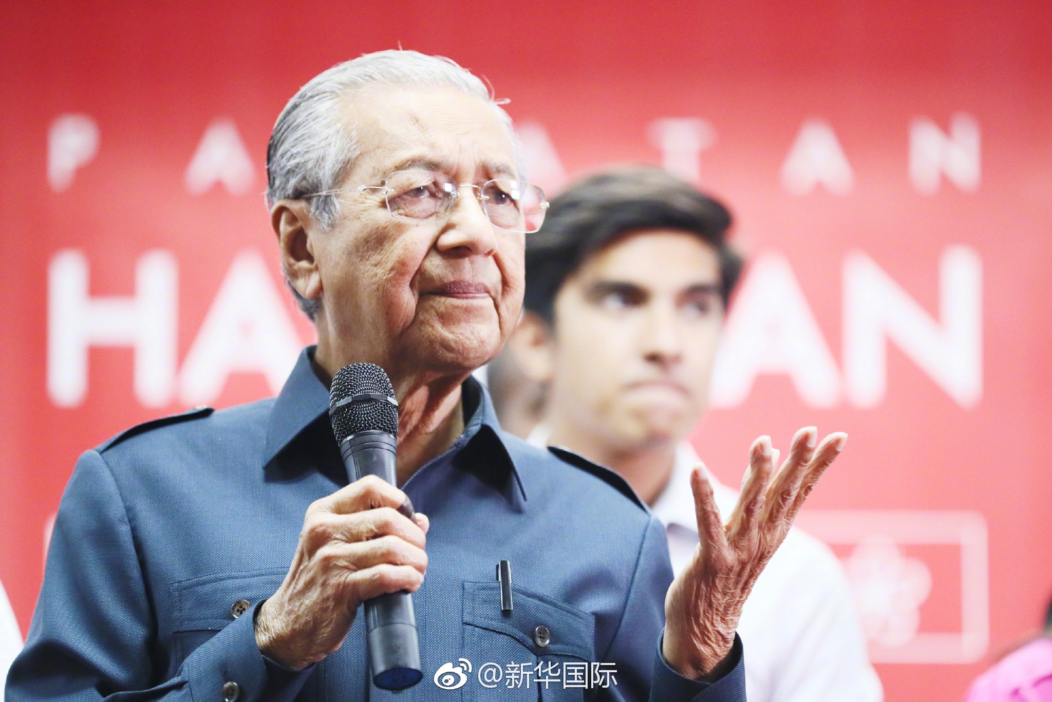 92岁马哈蒂尔:执政一两年 然后转幕后|马来西亚|马哈蒂尔|执政_新浪