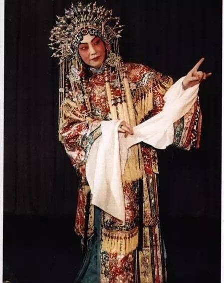 京剧大师梅兰芳的手势为何在国际上成为艺术研究主题?