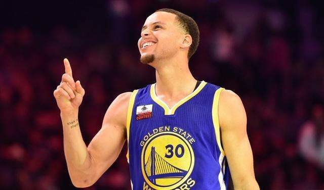 NBA金州勇士巨星斯蒂芬库里赛场精选30张高清图集|斯蒂芬_新浪新闻