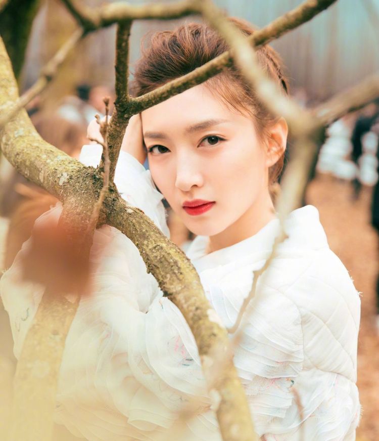 江疏影自拍扎朝天辫接收爱的讯号撒娇求夸奖萌翻众人