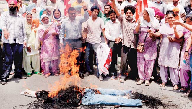 印度又乱了贱民示威席卷印度超十个邦烧警局堵道路乱局猛