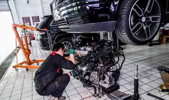 一代神车高尔夫4代 用2万块改装宝来1.8t发动机 半天时间全搞定
