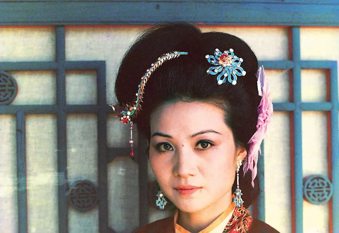 在《红楼梦》中,王夫人和赵姨娘谁的幸福指数高?|赵姨娘|贾政|王夫人_