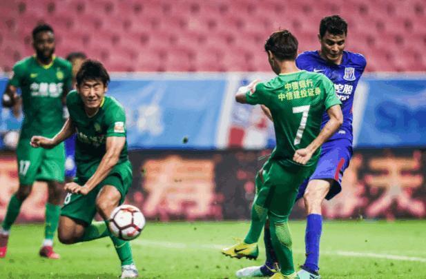 鲁能叛徒韦世豪乌龙球事件!网友调侃:自己人啊