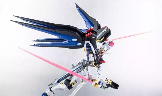 ROBOT魂 最强最帅的强袭自由高达