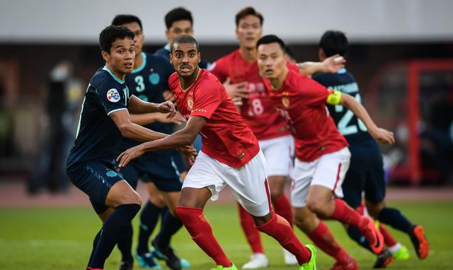 开年大戏超级杯打响,广州恒大VS上海申花,谁将