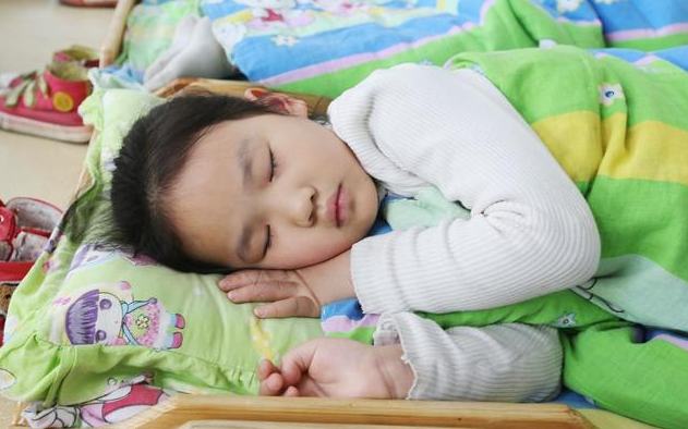 儿科医生提醒:孩子睡觉时有这个情况,父母们一定要引起重视