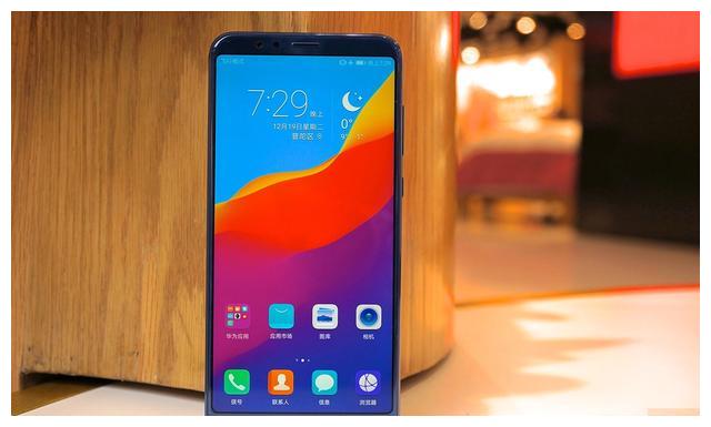 华为旗舰沦为千元机:最便宜麒麟970+无刘海完