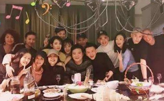 同样是剧组聚餐,《扶摇》和《如懿传》的差距