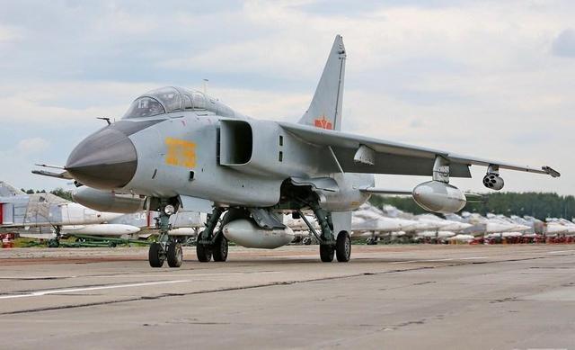 为何非要派老旧的歼轰7a赴俄军演:刚在赛场上再次碾压俄军苏34