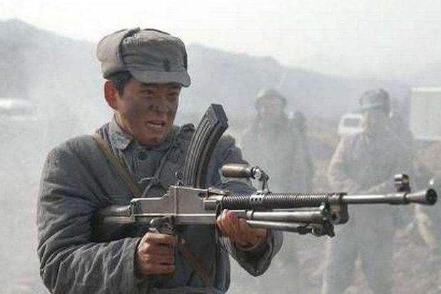 这个富家少爷,抗战时每次战争只打一枪,枪声甚至被当成冲锋号|万云鹏|富家|少爷|枪声|枪法_新浪新闻