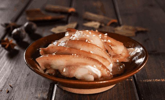 5克,草果7克,肉豆蔻2颗,陈皮5克,香叶2克,香菜籽2克,砂仁2颗,小茴香2.