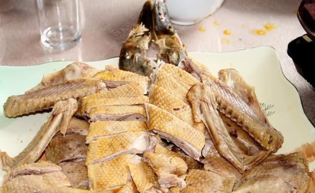 著名的东兰麻鸭东兰美食最让我牵肠挂肚的,却是一直吃不到的小吃.