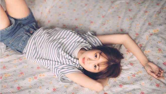 女程序员向同事表白遭拒后精神失常:发200多条