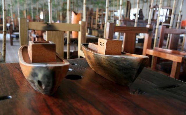 破旧老船木打造成工艺品,几乎是孤本,称重论斤卖都抢手