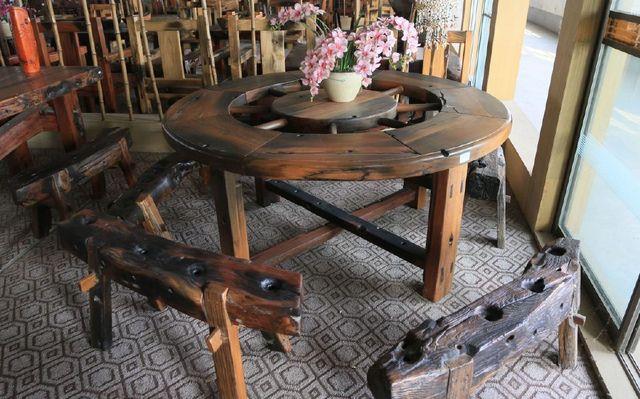 破旧老船木打造成工艺品,几乎是孤本,称重论斤卖都抢手