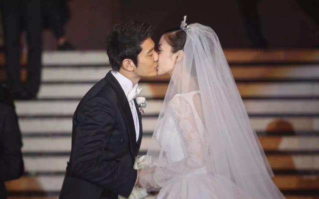 唐嫣结婚照片 接吻图片