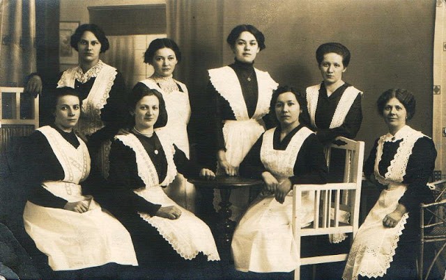 老照片二十世纪初的英国女佣3