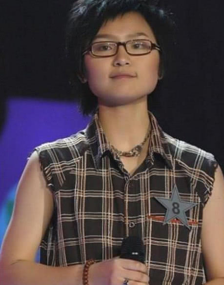 同为"超女",一个大方承认整容,一个相貌大变却说是瘦下来的!