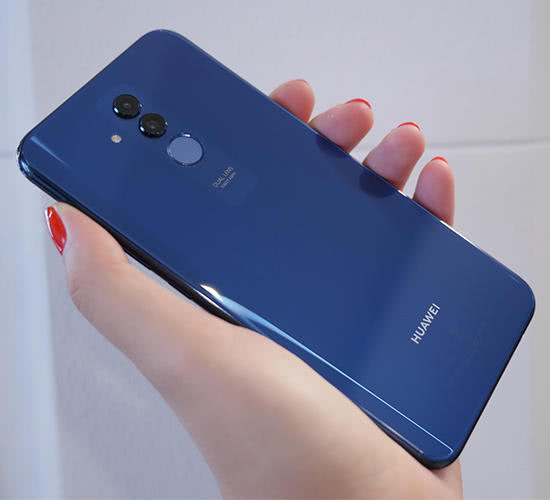 颜值不敢恭维华为mate20lite美图鉴赏配齐刘海全面屏