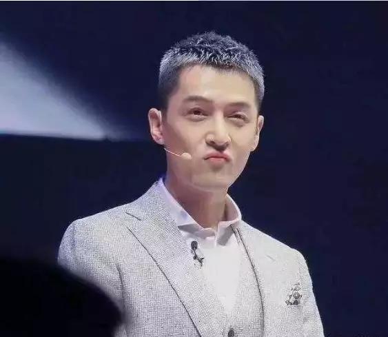 胡歌把心形发际线换了后,男人味爆棚颜值逆天